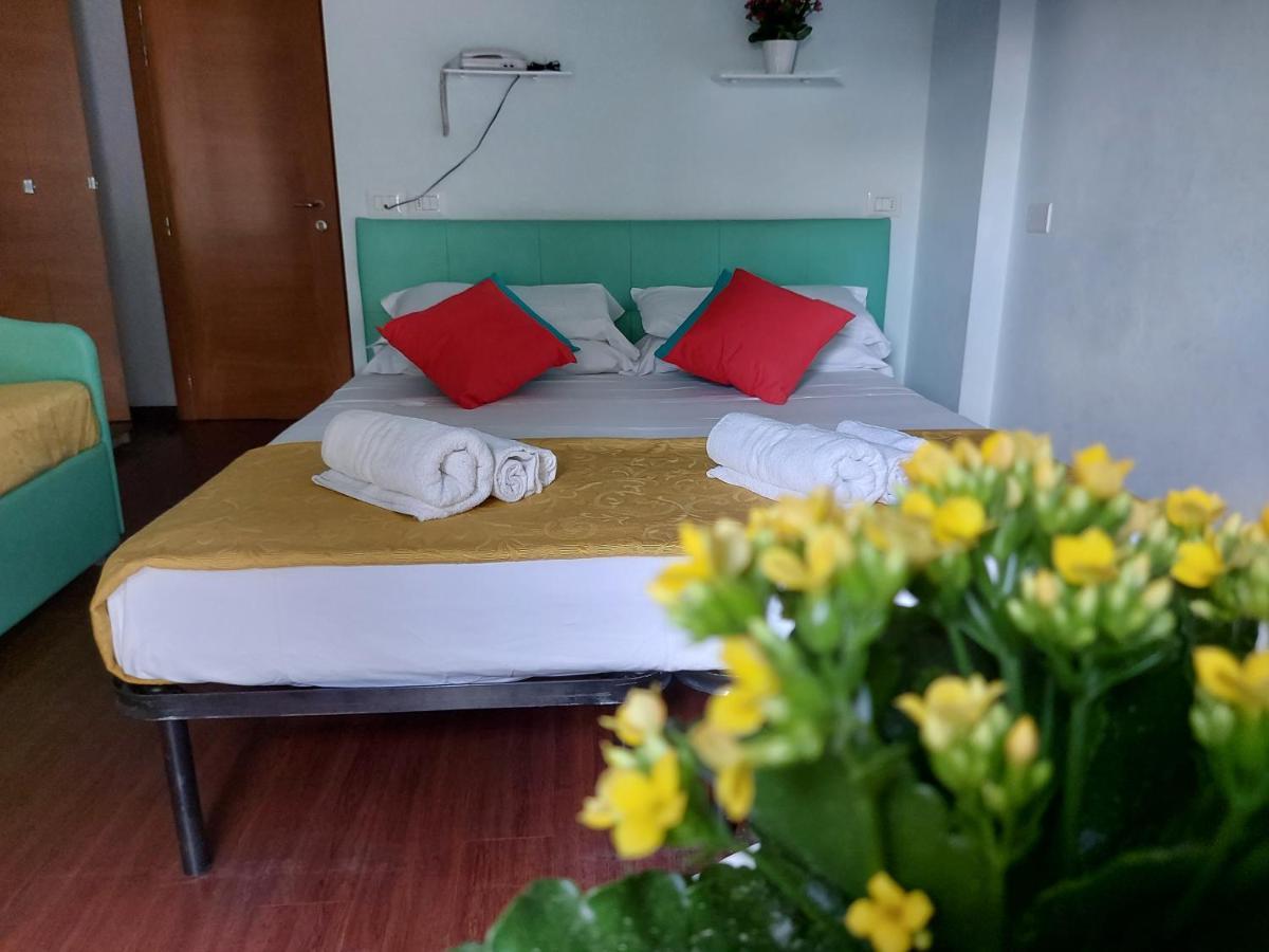 Hotel Senza Pensieri Riccione Eksteriør bilde