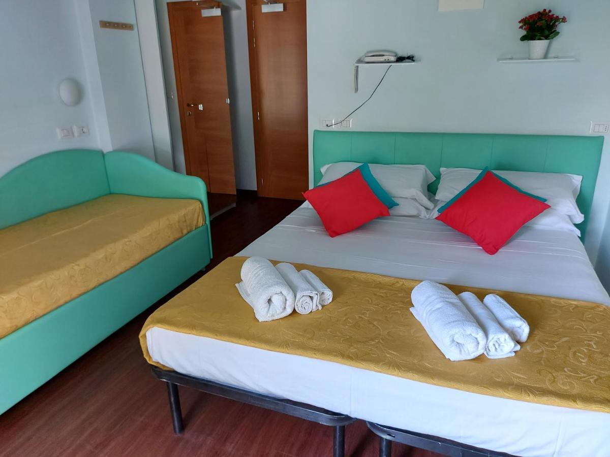 Hotel Senza Pensieri Riccione Eksteriør bilde