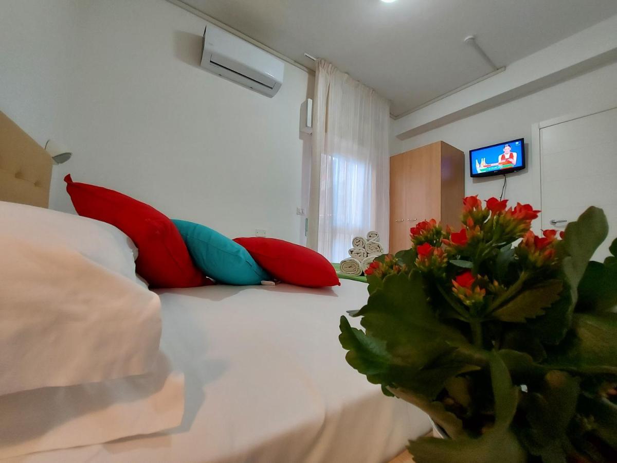 Hotel Senza Pensieri Riccione Eksteriør bilde