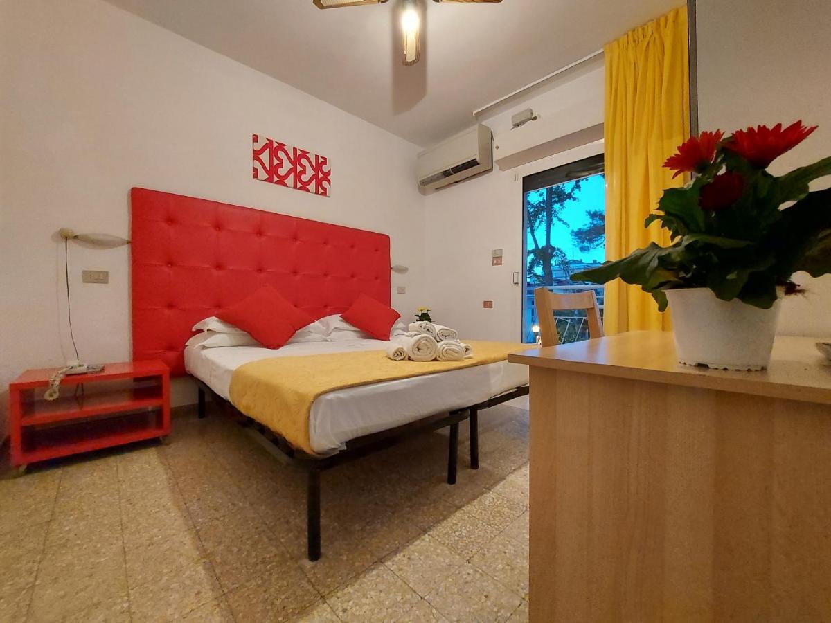 Hotel Senza Pensieri Riccione Eksteriør bilde